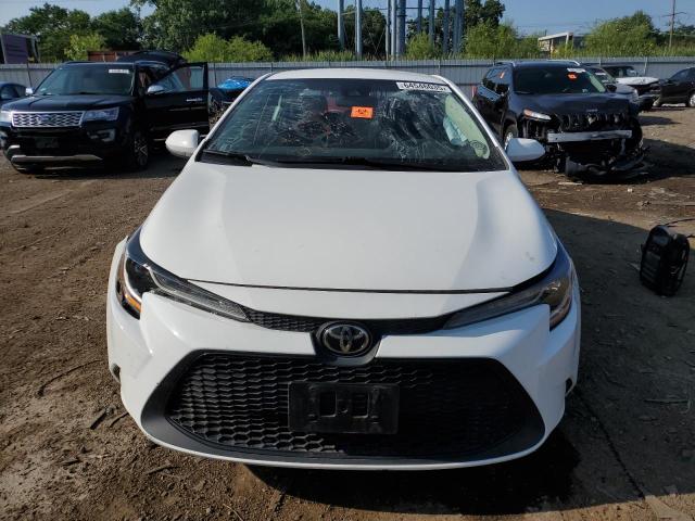 5YFEPRAE9LP122981 - 2020 TOYOTA COROLLA LE WHITE photo 5