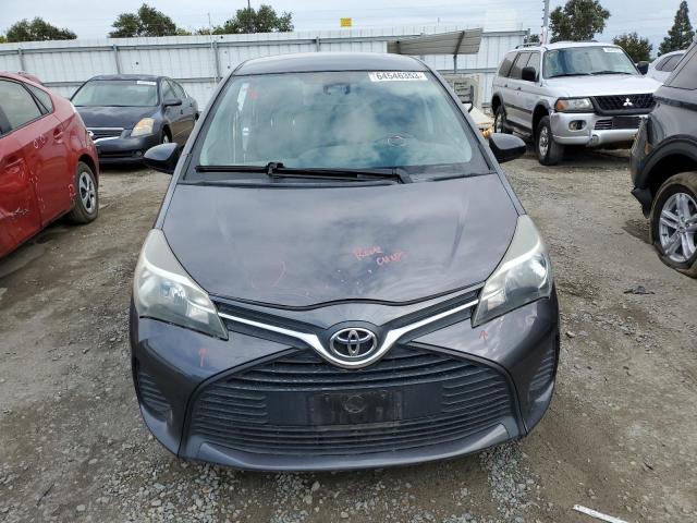 VNKKTUD31HA085732 - 2017 TOYOTA YARIS L GRAY photo 5