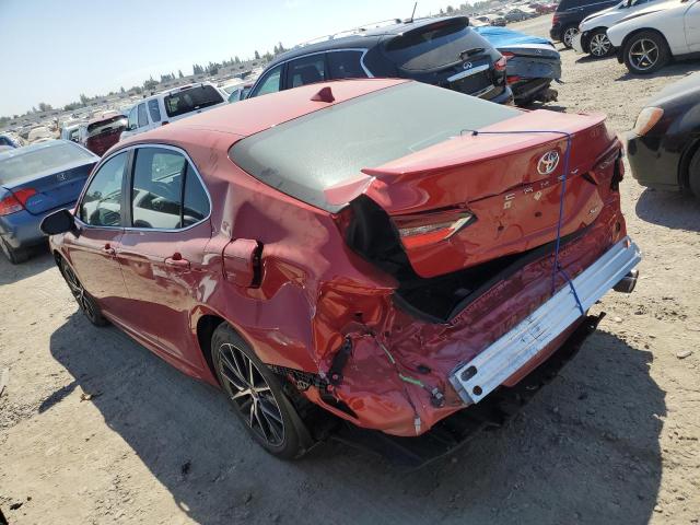 4T1G11AK1PU167824 - 2023 TOYOTA CAMRY SE NIGHT SHADE RED photo 2