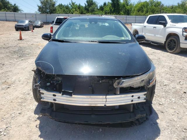 5YFEPMAEXNP352468 - 2022 TOYOTA COROLLA LE BLACK photo 5