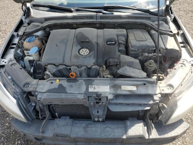 3VWDX7AJ4DM436329 - 2013 VOLKSWAGEN JETTA SE Silber Foto 11