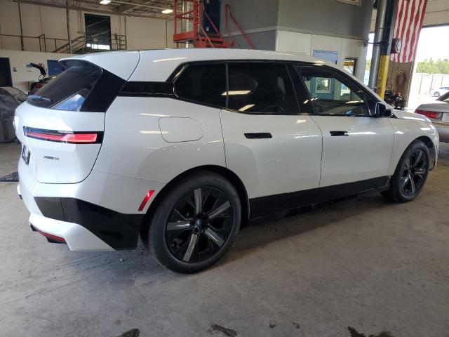 WB523CF08PCM87980 - 2023 BMW IX XDRIVE50 Blanc photo 3