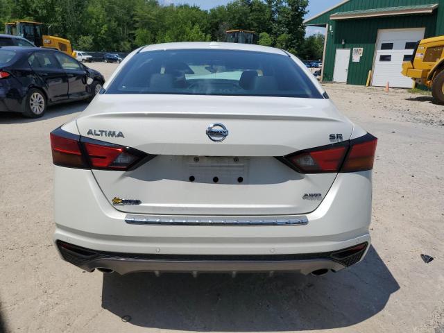 1N4BL4CWXMN318567 - 2021 NISSAN ALTIMA SR WHITE photo 6