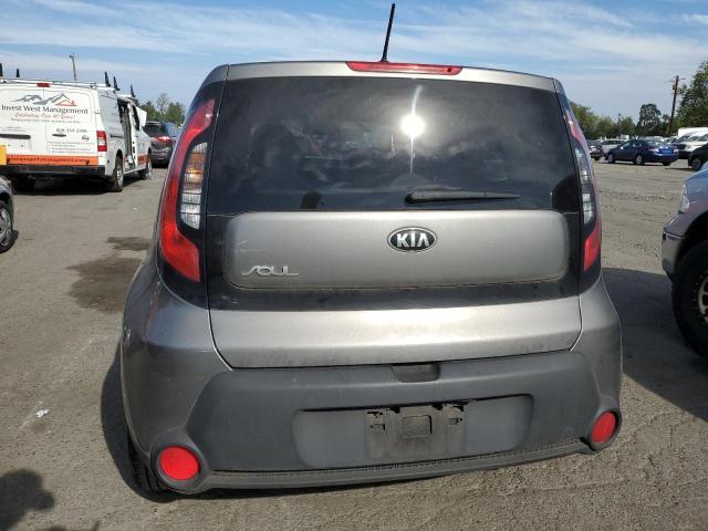 KNDJN2A27G7388508 - 2016 KIA SOUL GRAY photo 6