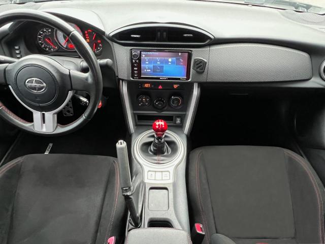 JF1ZNAA17G9709607 - 2016 TOYOTA SCION FR-S შავი ფოტო 8