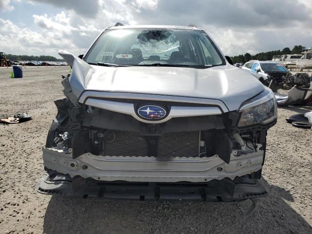 JF2SKADCXMH568908 - 2021 SUBARU FORESTER 银色 照片 5