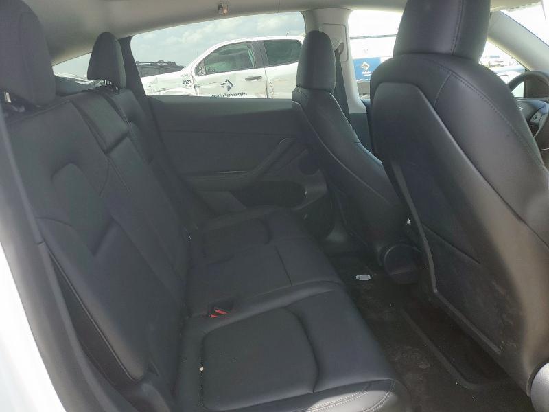 7SAYGAEE4RF058784 - 2024 TESLA MODEL Y თეთრი ფოტო 10