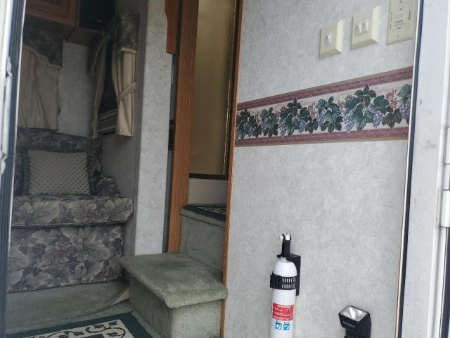 4YDF2852524059244 - 2002 KEYSTONE MONTANA 白色 照片 5