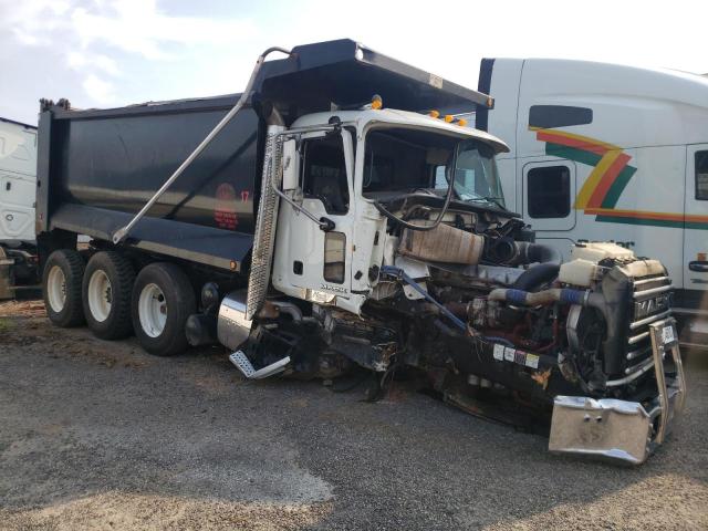 1M2AX09C2DM018569 - 2013 MACK 700 GU700 WHITE photo 1