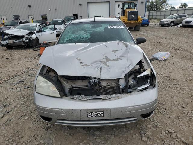 3FAFP37N85R135913 - 2005 FORD FOCUS ZX5 SILVER photo 5