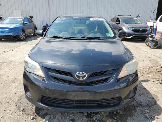 2T1BU4EE0CC855266 - 2012 TOYOTA COROLLA BASE Schwarz Foto 5