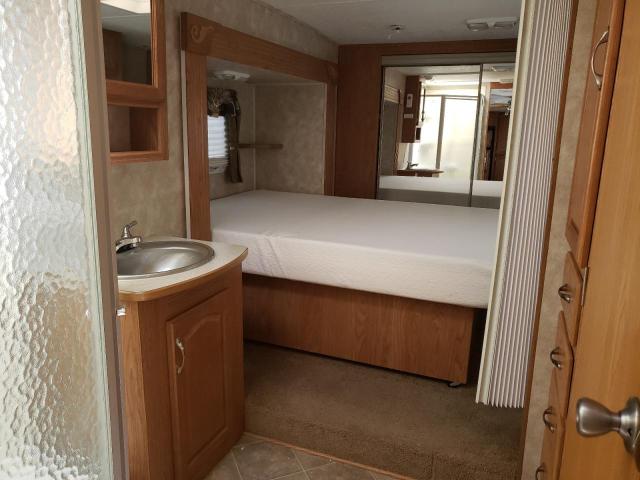 4YDF2932771530215 - 2007 KEYSTONE TRAILER WHITE photo 5