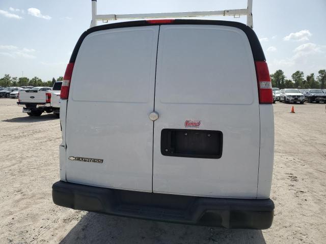 1GCWGAFP3J1302460 - 2018 CHEVROLET EXPRESS G2 WHITE photo 6