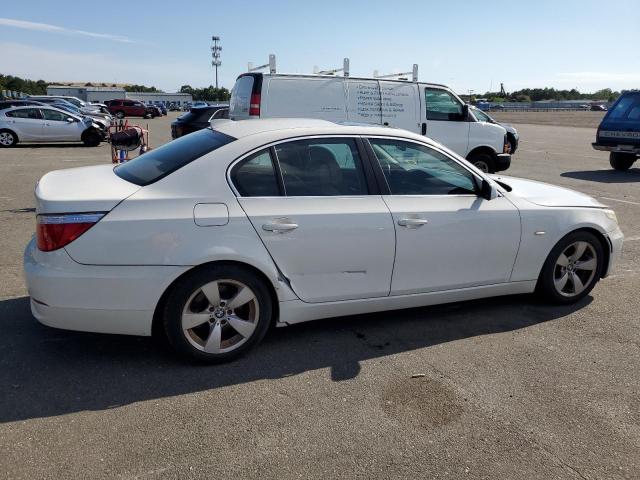 WBANU53588C114687 - 2008 BMW 528 I WHITE photo 3