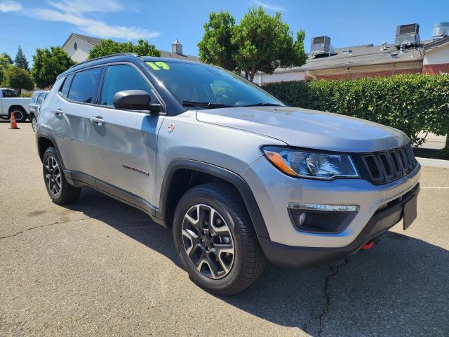 3C4NJDDBXKT780391 - 2019 JEEP COMPASS TRAILHAWK SILVER photo 1