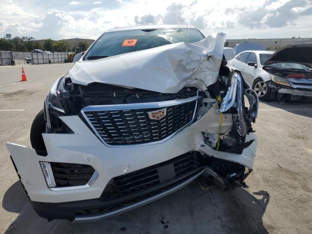 1GYKNCRS3NZ178465 - 2022 CADILLAC XT5 PREMIUM LUXURY WHITE photo 5