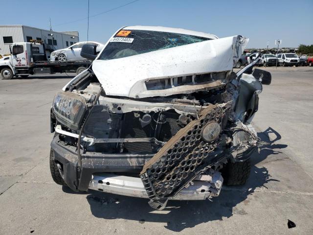 5TFRM5F15JX131409 - 2018 TOYOTA TUNDRA DOUBLE CAB SR/SR5 WHITE photo 5