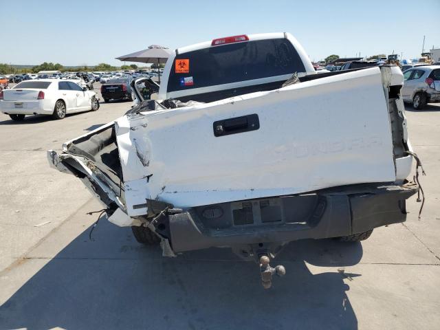 5TFRM5F15JX131409 - 2018 TOYOTA TUNDRA DOUBLE CAB SR/SR5 WHITE photo 6