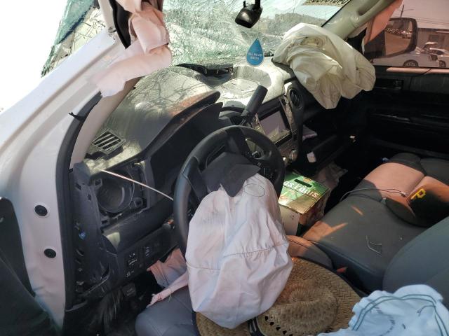 5TFRM5F15JX131409 - 2018 TOYOTA TUNDRA DOUBLE CAB SR/SR5 WHITE photo 8