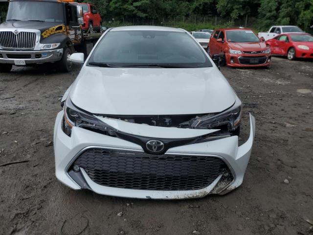 JTNA4MBE5M3133166 - 2021 TOYOTA COROLLA XSE WHITE photo 5