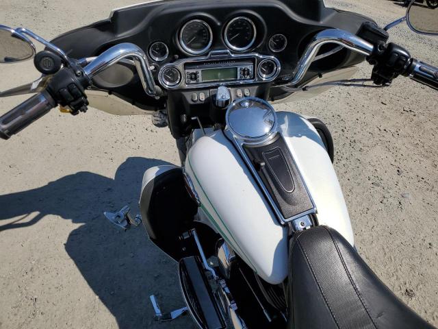 1HD1FC43X7Y632555 - 2007 HARLEY-DAVIDSON FLHTCUI 白色 照片 8