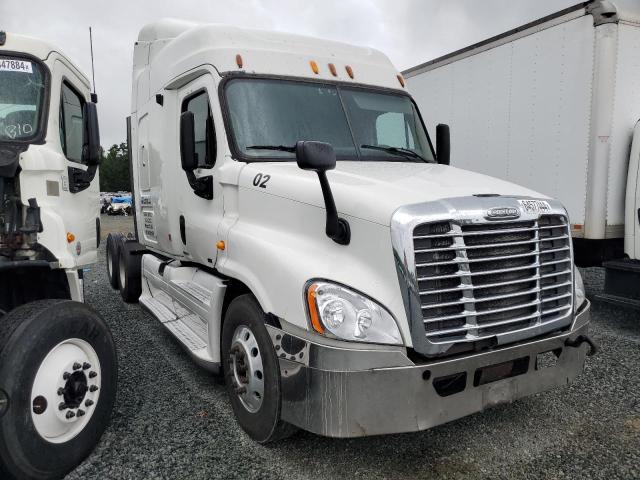 1FUJGLDR9CSBH1260 - 2012 FREIGHTLINER CASCADIA 1 WHITE photo 1