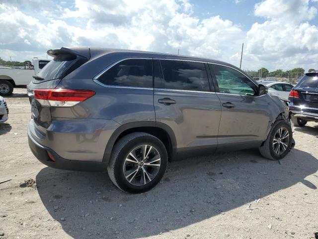 5TDZARFH0KS049723 - 2019 TOYOTA HIGHLANDER LE GRAY photo 3