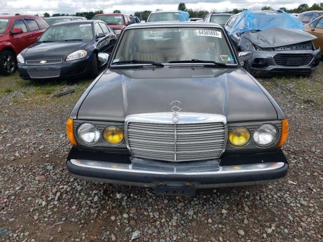 WDBAB33C2FA272511 - 1985 MERCEDES-BENZ 300 DT GRAY photo 5