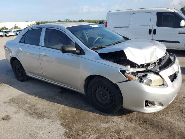 1NXBU4EE1AZ271809 - 2010 TOYOTA COROLLA BASE SILVER photo 4