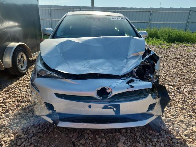 JTDKARFU3G3018411 - 2016 TOYOTA PRIUS 银色 照片 5