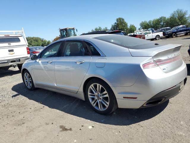 3LN6L2G95DR821596 - 2013 LINCOLN MKZ SILVER photo 2