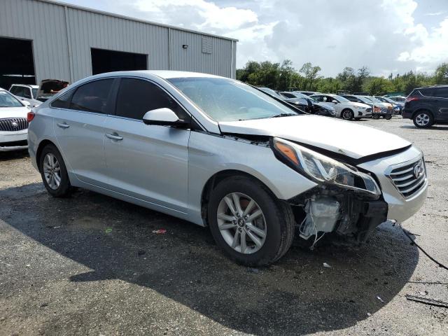 5NPE24AF7GH371048 - 2016 HYUNDAI SONATA SE SILVER photo 4