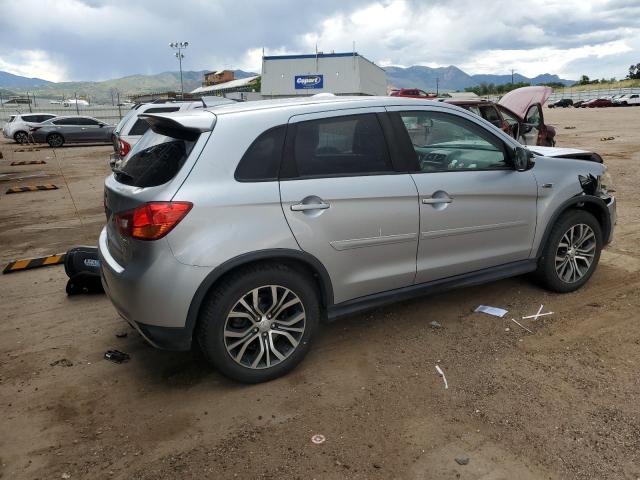 JA4AP3AW2HZ041705 - 2017 MITSUBISHI OUTLANDER ES SILVER photo 3