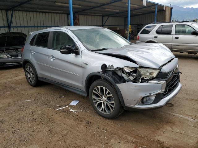 JA4AP3AW2HZ041705 - 2017 MITSUBISHI OUTLANDER ES SILVER photo 4