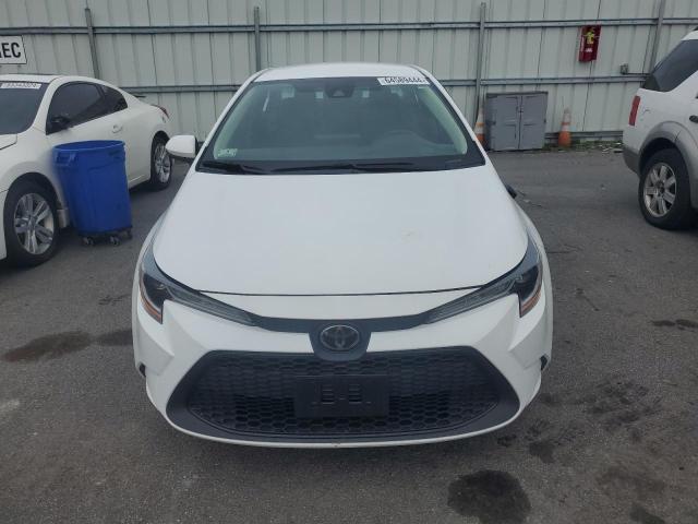 5YFEPMAE5NP387760 - 2022 TOYOTA COROLLA LE WHITE photo 5