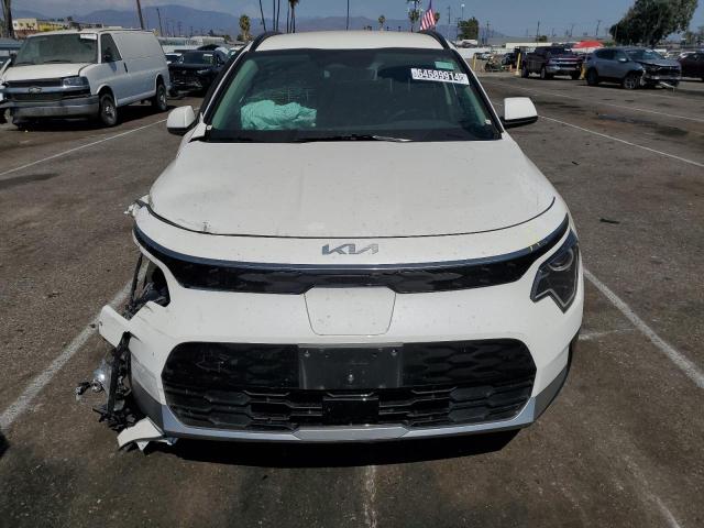 KNDCR3L12P5035919 - 2023 KIA NIRO WIND WHITE photo 5