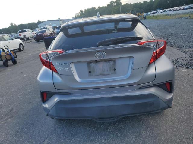 NMTKHMBX6KR077179 - 2019 TOYOTA C-HR XLE Silber Foto 6