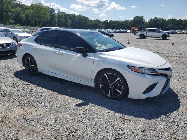 4T1BZ1HK2KU030991 - 2019 TOYOTA CAMRY XSE WHITE photo 4