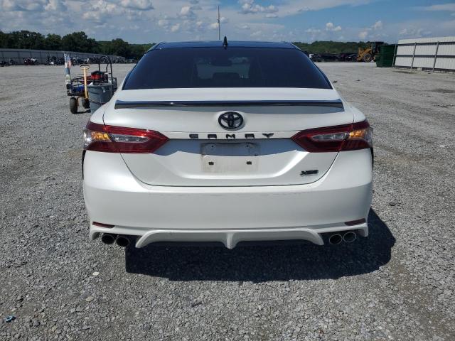 4T1BZ1HK2KU030991 - 2019 TOYOTA CAMRY XSE WHITE photo 6