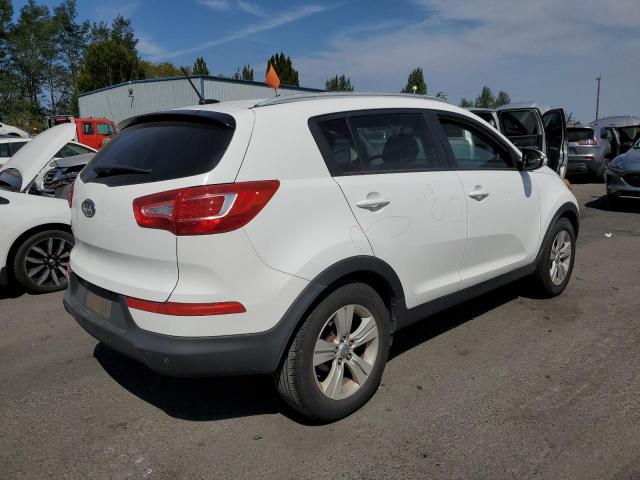 KNDPB3A26C7267066 - 2012 KIA SPORTAGE BASE WHITE photo 3