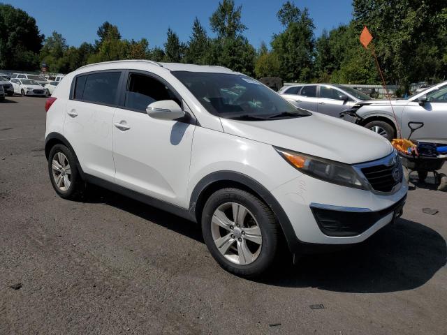 KNDPB3A26C7267066 - 2012 KIA SPORTAGE BASE WHITE photo 4