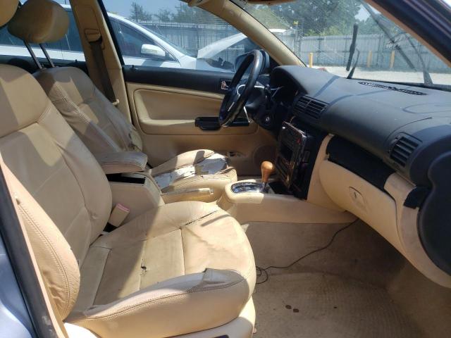 WVWRH63BX1P271883 - 2001 VOLKSWAGEN PASSAT GLX Mavi foto 7