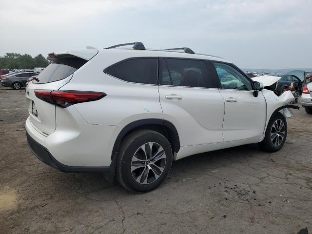 5TDGZRBH9LS511364 - 2020 TOYOTA HIGHLANDER XLE WHITE photo 3