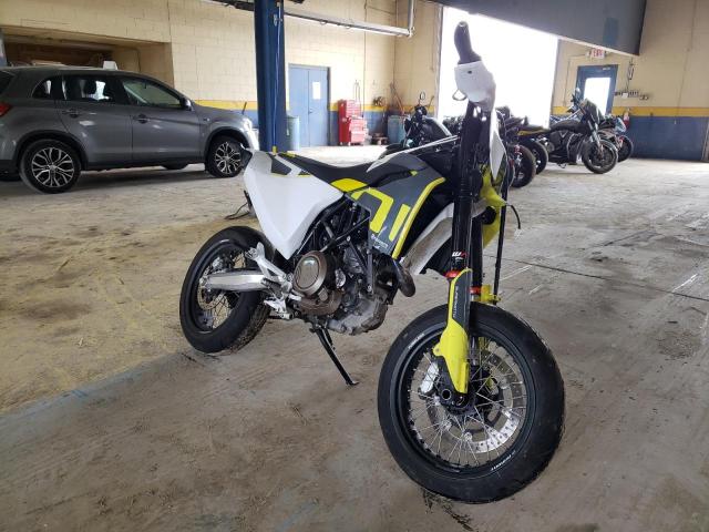 VBKUSV408NM736234 - 2022 HUSQVARNA SUPERMOTO TWO TONE photo 1