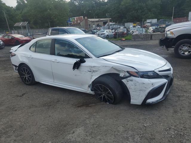 4T1G11AKXRU249098 - 2024 TOYOTA CAMRY SE NIGHT SHADE WHITE photo 4