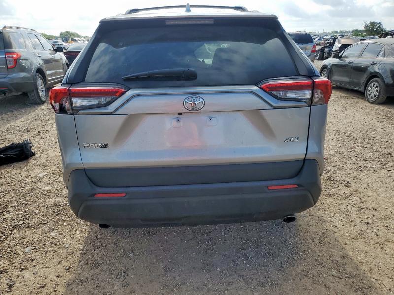 2T3W1RFV1PW288521 - 2023 TOYOTA RAV4 XLE SILVER photo 6