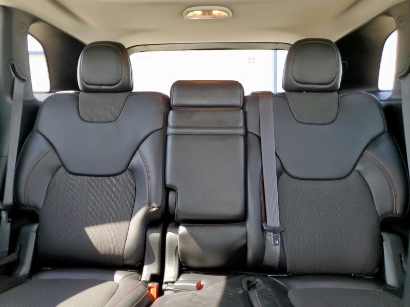 1C4PJMBS8HW631962 - 2017 JEEP CHEROKEE TRAILHAWK Белый фото 10