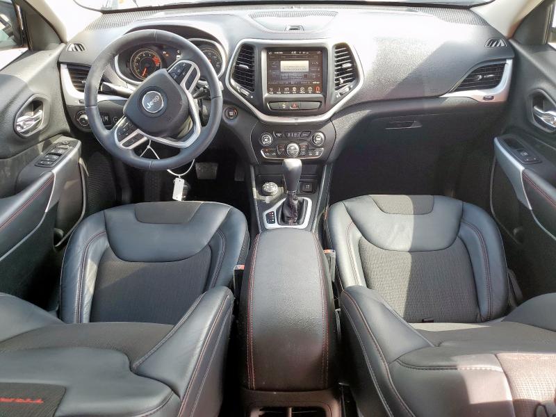 1C4PJMBS8HW631962 - 2017 JEEP CHEROKEE TRAILHAWK Белый фото 8