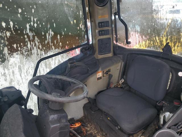 CF0HC102900000000 - 2015 MAHINDRA AND MAHINDRA TRACTOR RED photo 6