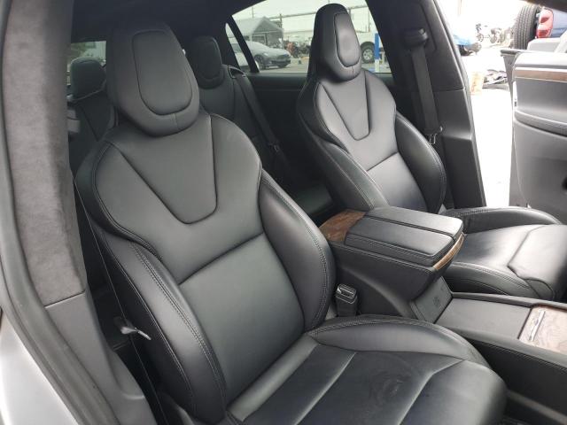 5YJXCAE20HF061156 - 2017 TESLA MODEL X SILVER photo 11